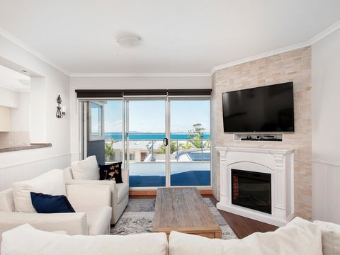 Ramada Resort By Wyndham Shoal Bay - E Caravan Parks 10