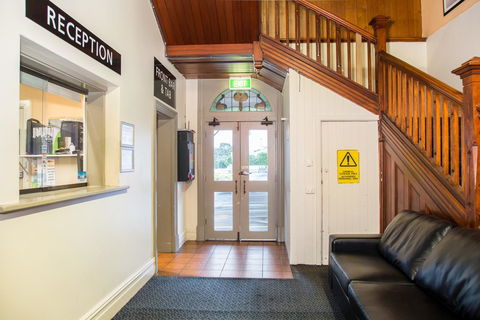 Nightcap At Federal Hotel Mt Gambier - E Caravan Parks 4