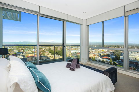Glenelg Skyline Penthouse - E Caravan Parks 43