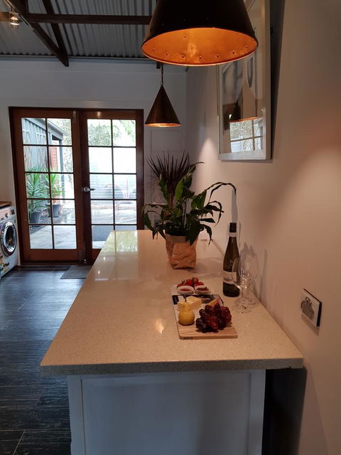Irongate Studio B&B - E Caravan Parks 6