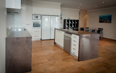 Waterfront On Osprey - E Caravan Parks 8