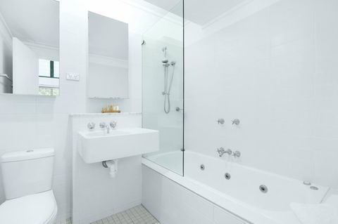 One Mile Retreat - E Caravan Parks 10