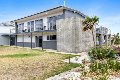 Esplanade Escape - E Caravan Parks 32