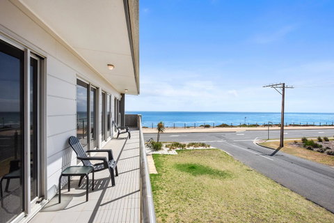 Esplanade Escape - E Caravan Parks 10