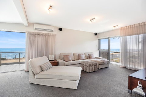 Esplanade Escape - E Caravan Parks 17