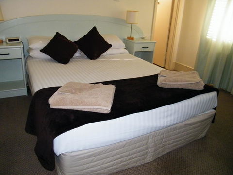 Grand Tasman Hotel - E Caravan Parks 36