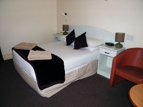 Grand Tasman Hotel - E Caravan Parks 39