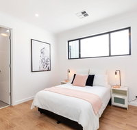 Brand new affordable luxury 3 bedroom 3 bathrooms house close to Adelaide city Chinatown beach Adelaide Airport - E Caravan Parks