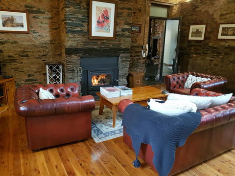 William Hunt's Retreat - Cypress Studio - E Caravan Parks 7