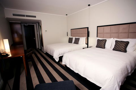 Ellen Hotel - E Caravan Parks 19