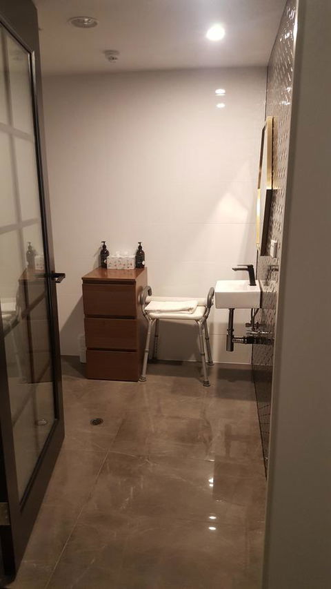 Ellen Hotel - E Caravan Parks 2