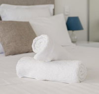 Ther-Rich Elegant 1BR Apartment in Walkerville - E Caravan Parks