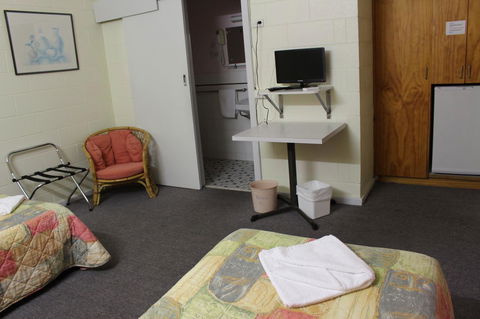 Island Motel Kingscote - E Caravan Parks 22