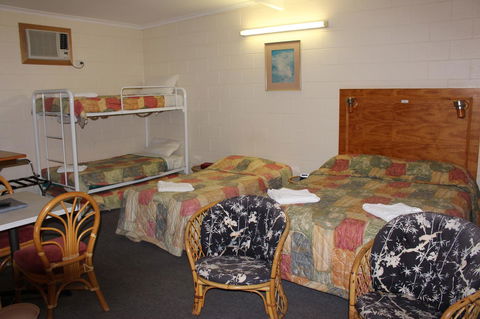Island Motel Kingscote - E Caravan Parks 29