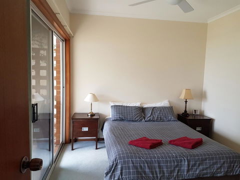 Barmera Lake Resort Motel - E Caravan Parks 8