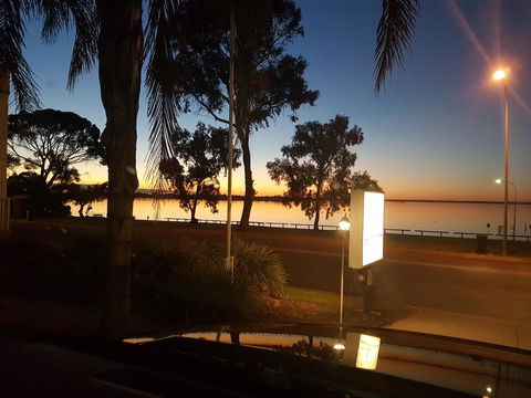 Barmera Lake Resort Motel - E Caravan Parks 0