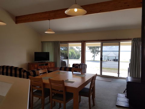 Barmera Lake Resort Motel - E Caravan Parks 6