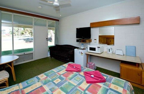 Barmera Lake Resort Motel - E Caravan Parks 15