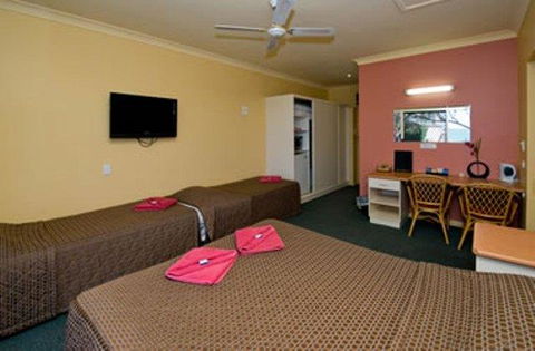 Barmera Lake Resort Motel - E Caravan Parks 12