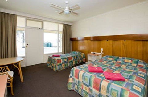 Barmera Lake Resort Motel - E Caravan Parks 27