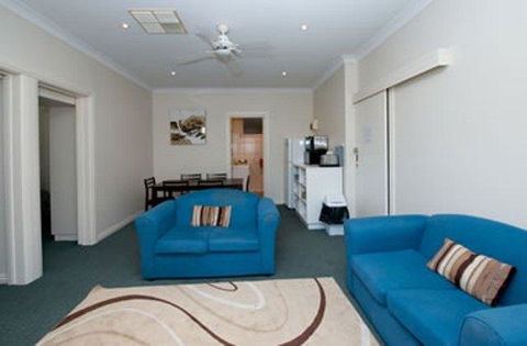 Barmera Lake Resort Motel - E Caravan Parks 23