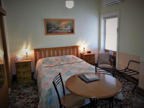 Sonbern Lodge Motel - E Caravan Parks 14