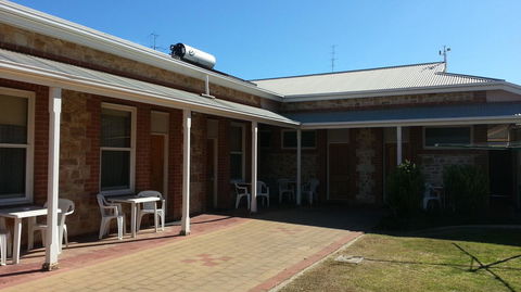 Sonbern Lodge Motel - E Caravan Parks 6