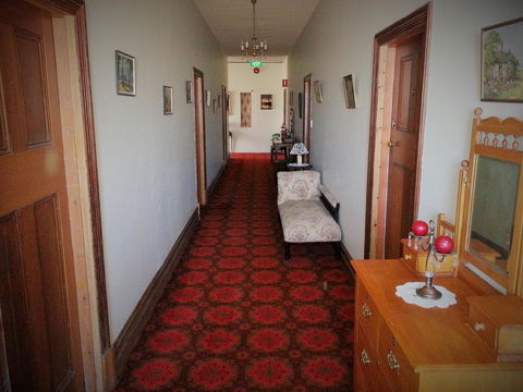 Sonbern Lodge Motel - E Caravan Parks 13