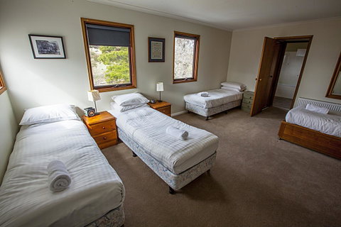 Eagles Range - E Caravan Parks 10