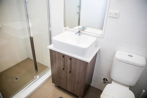 Lilac City Motor Inn & Steakhouse - E Caravan Parks 11