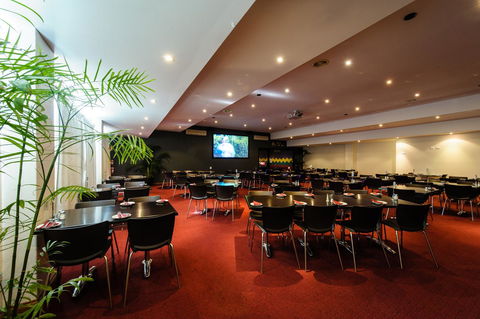 The Anglers Inn - E Caravan Parks 13