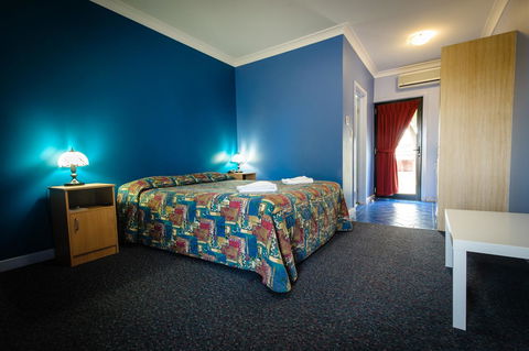 The Anglers Inn - E Caravan Parks 6