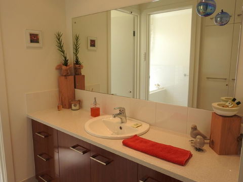 Sanctuary In The Valley - E Caravan Parks 15