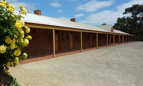 Coonawarra Place Motor Inn - E Caravan Parks 21