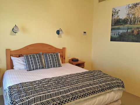 Coonawarra Place Motor Inn - E Caravan Parks 34