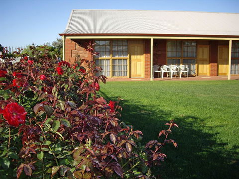 Coonawarra Place Motor Inn - E Caravan Parks 5