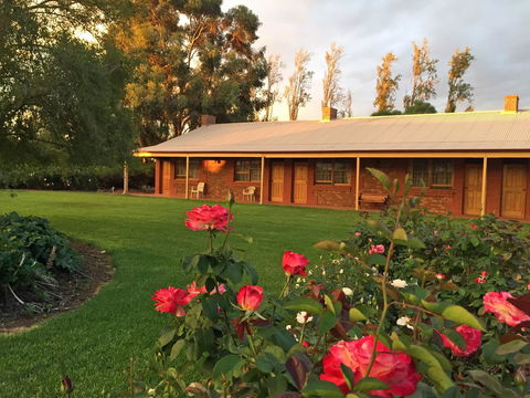 Coonawarra Place Motor Inn - E Caravan Parks 38