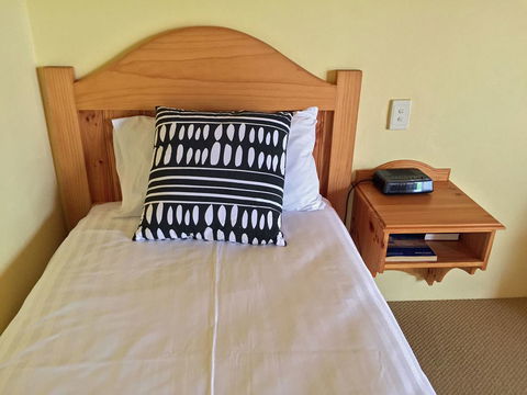 Coonawarra Place Motor Inn - E Caravan Parks 43
