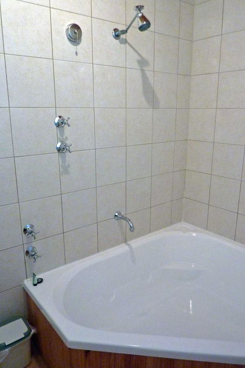 Coonawarra Place Motor Inn - E Caravan Parks 10