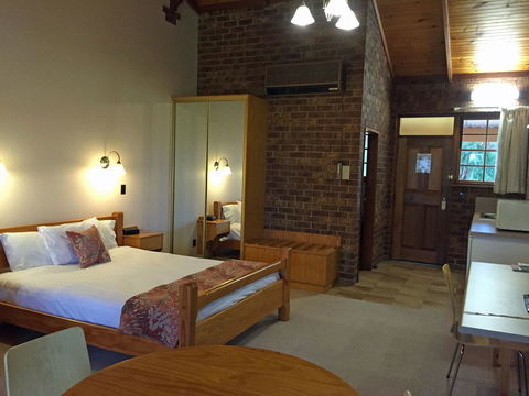 Coonawarra Place Motor Inn - E Caravan Parks 32