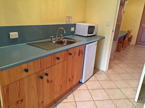 Coonawarra Place Motor Inn - E Caravan Parks 39