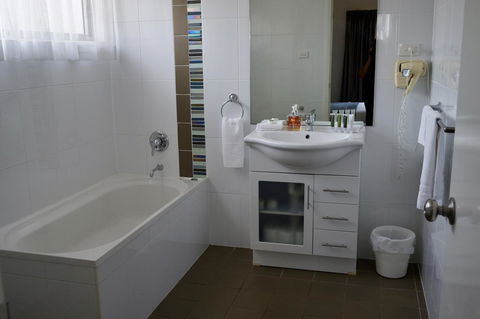 Beltana Villas - E Caravan Parks 19