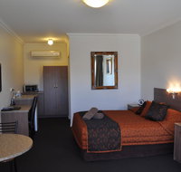 Augusta Courtyard Motel - E Caravan Parks