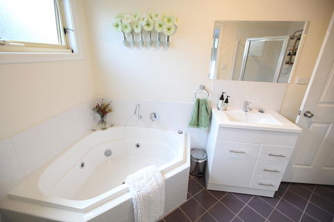 One Tree Bed And Breakfast - E Caravan Parks 10