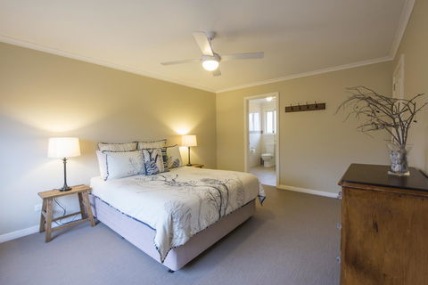Flinders Bush Retreats - E Caravan Parks 17