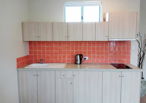 Sea & Soul Beachside Apartments - E Caravan Parks 3