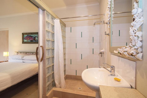 Sea & Soul Beachside Apartments - E Caravan Parks 5