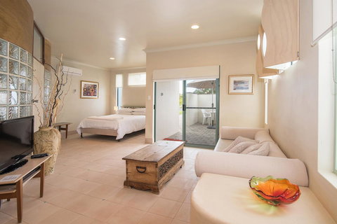 Sea & Soul Beachside Apartments - E Caravan Parks 0