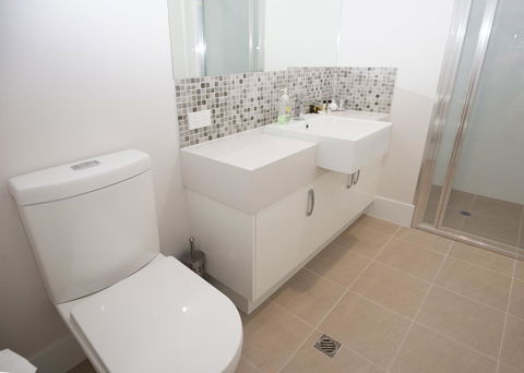 Yaran Suites - E Caravan Parks 5