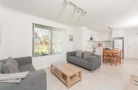 Yaran Suites - E Caravan Parks 1